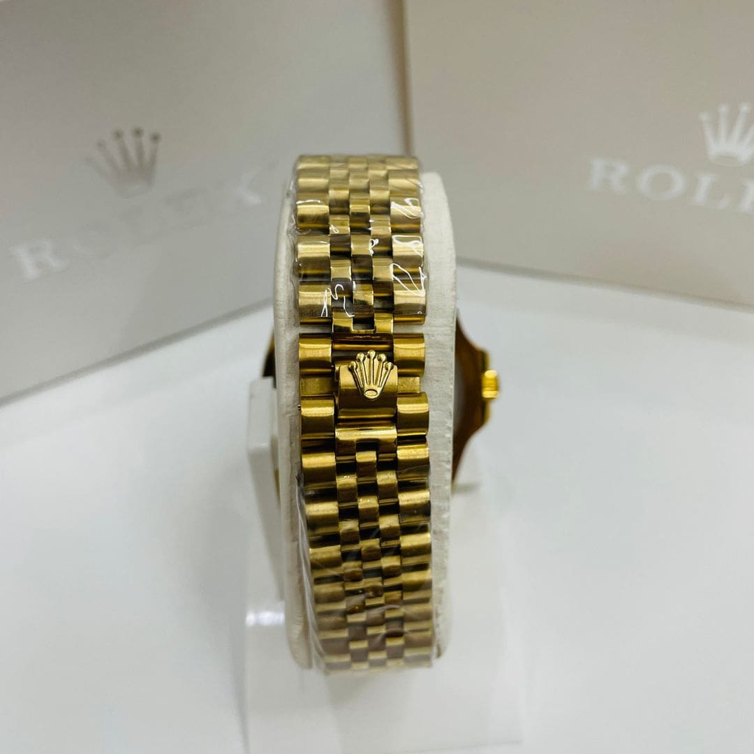 40mm - Stainless Steel - Yellow Gold Black Dial Jubilee 0052